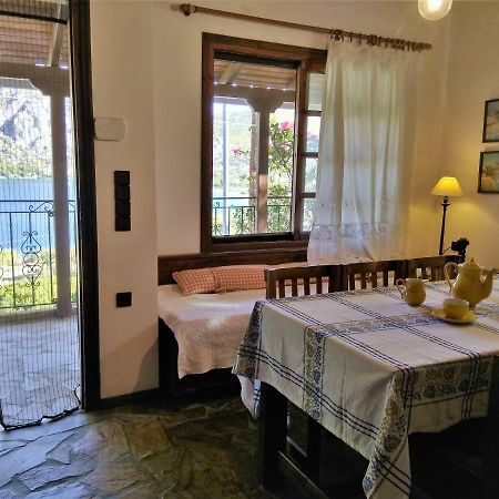 Lagoon Dreamhouse Vouliagmeni Lake Bagian luar foto