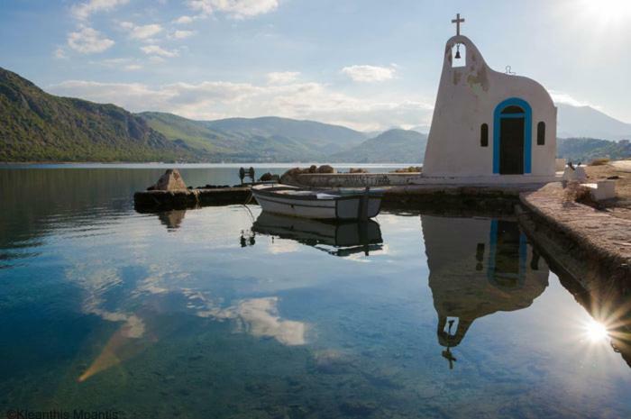 Lagoon Dreamhouse Vouliagmeni Lake Bagian luar foto
